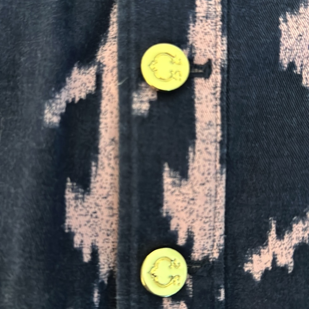 C. Wonder navy blue & pink arrow pattern skirt w/ gold buttons- size 0 - EUC - Picture 3 of 6